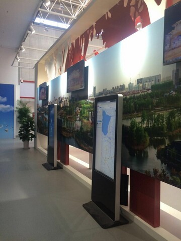 宿遷市建市20周年展覽館信息發(fā)布、觸摸設(shè)備均由米可提供1.jpg